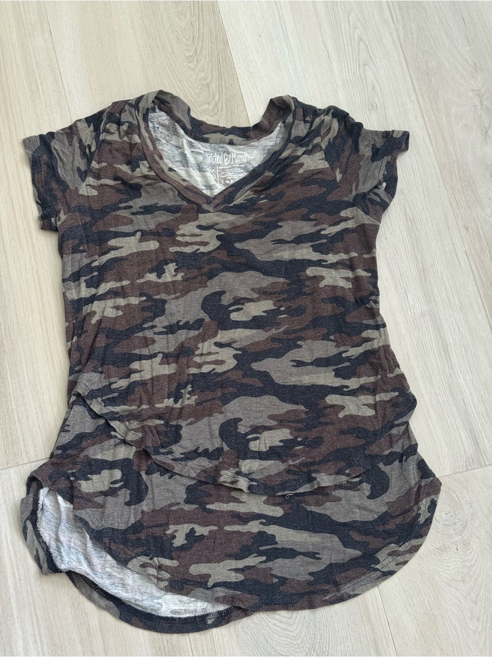 Latched Mama Women's Camo V-Neck Short Sleeve Nursing Tee, XS